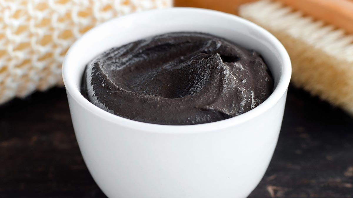 8 surprising ways you can make use of mud in skincare